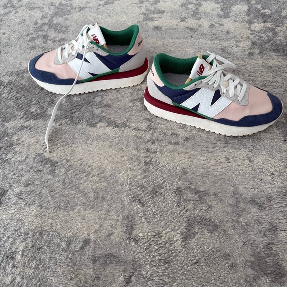 Women's 237 Flower Power Color Block Low Top Sneakers. Worn twice - Picture 4 of 7